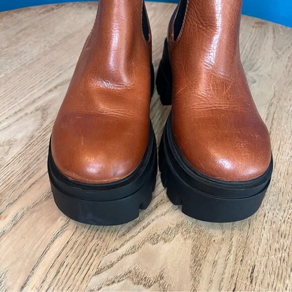 Gianni Bini Downtown Lug Sole Chelsea Boots Women’s Size 6 Tan Leather Platform - Picture 4 of 8